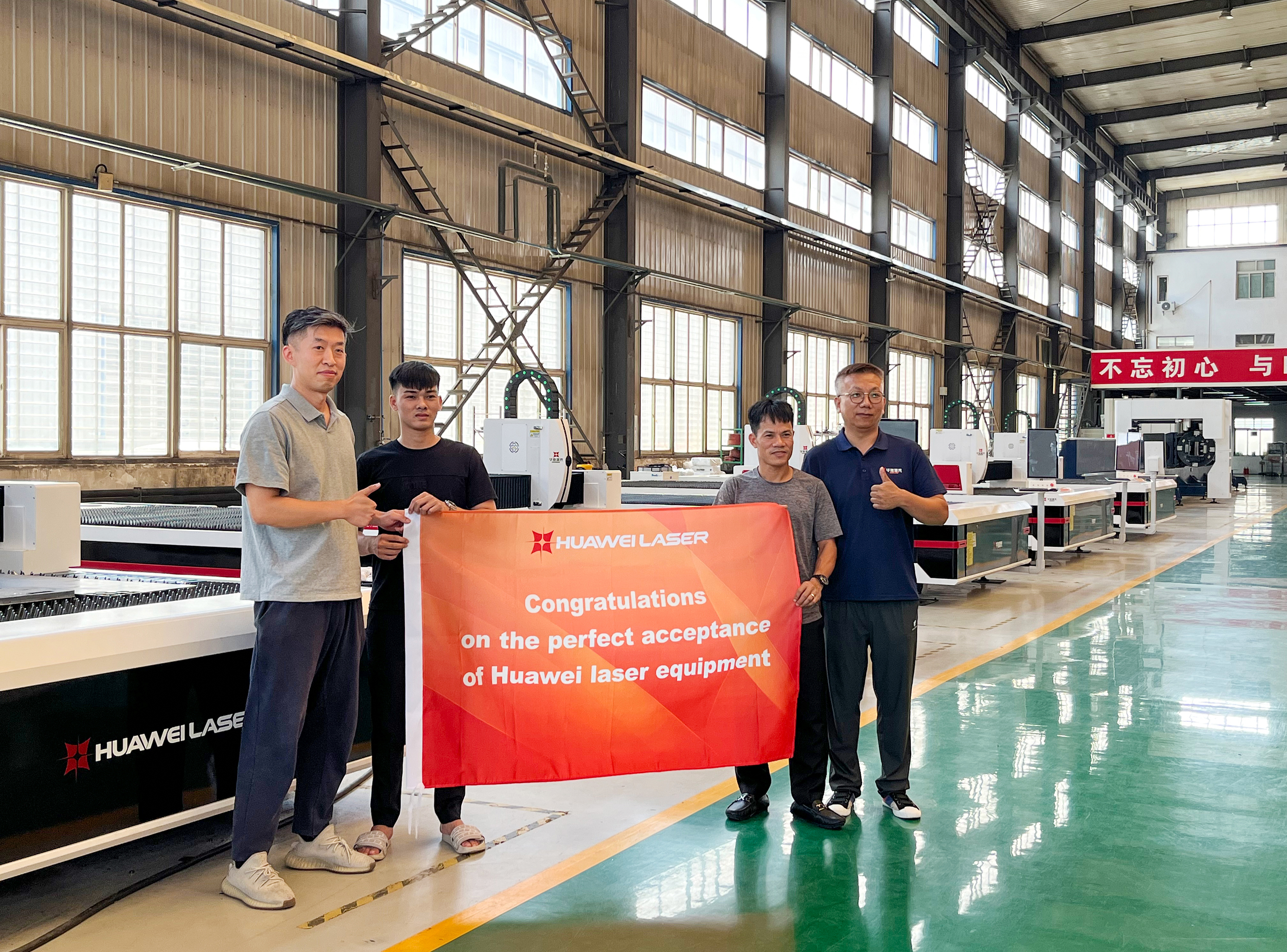 Entrega exitosa de 6000W 6020 Cutter láser a Vietnam